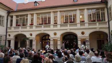 Koncert na nádvoří